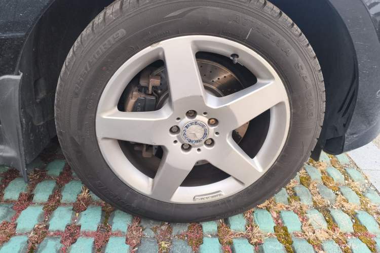 Used Mercedes-Benz M-Class 2014 ML 400 4MATIC Luxury Model Right Front Wheel Hub