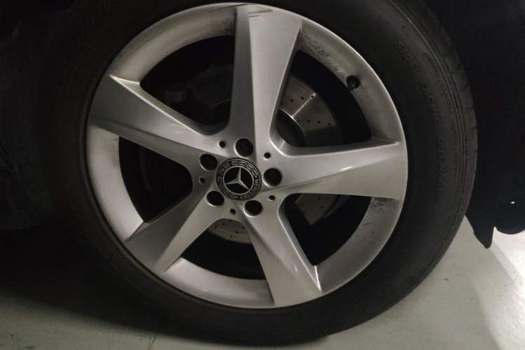 Used Mercedes-Benz M-Class 2014 ML 400 4MATIC Dynamic Model Right Front Wheel Hub