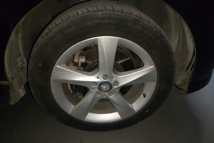 Used Mercedes-Benz M-Class 2014 ML 320 4MATIC Right Front Wheel Hub