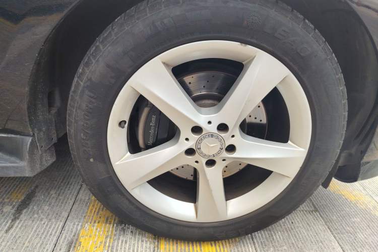 Used Mercedes-Benz M-Class 2014 ML 400 4MATIC Luxury Model Right Front Wheel Hub