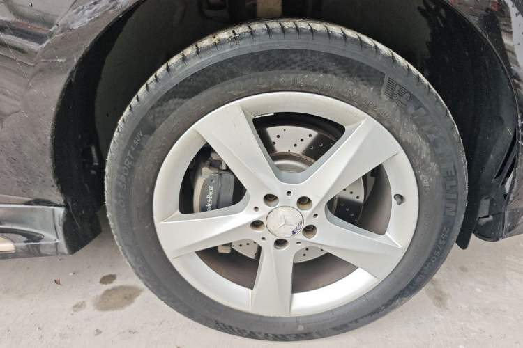 Used Mercedes-Benz M-Class 2014 ML 320 4MATIC Right Front Wheel Hub