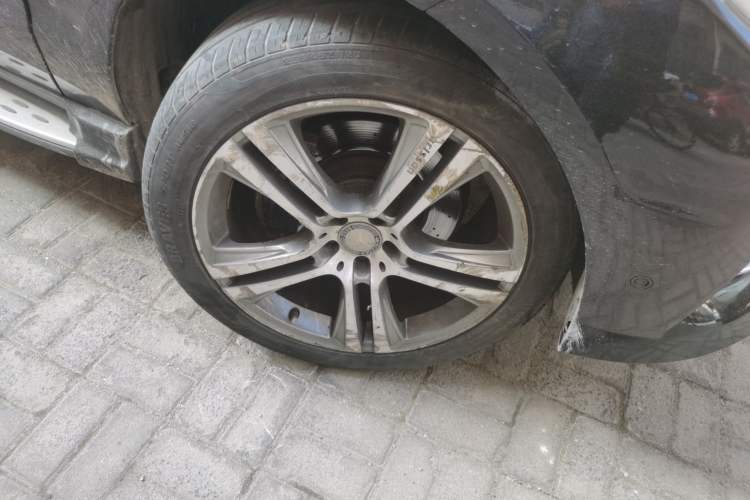 Used Mercedes-Benz M-Class 2014 ML 400 4MATIC Dynamic Model Right Front Wheel Hub
