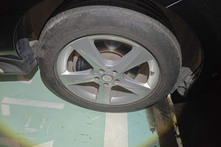 Used Mercedes-Benz M-Class 2014 ML 320 4MATIC Right Front Wheel Hub