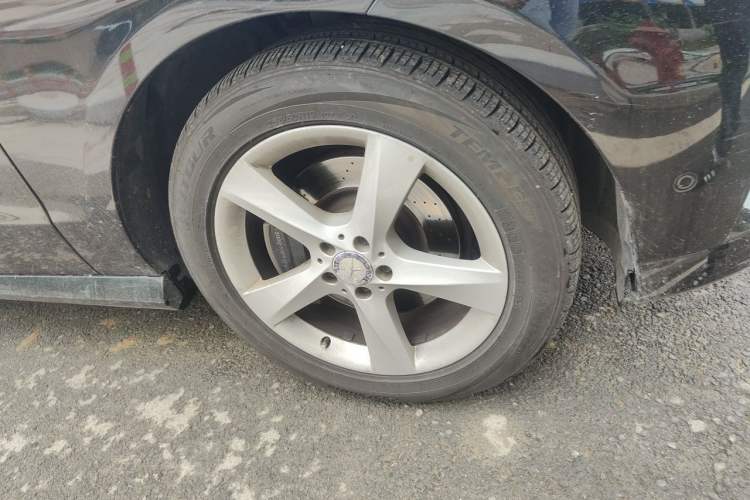 Used Mercedes-Benz M-Class 2014 ML 400 4MATIC Dynamic Model Right Front Wheel Hub