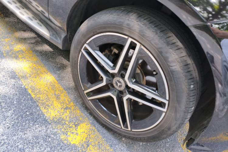 Used Mercedes-Benz M-Class 2014 ML 320 4MATIC Right Front Wheel Hub