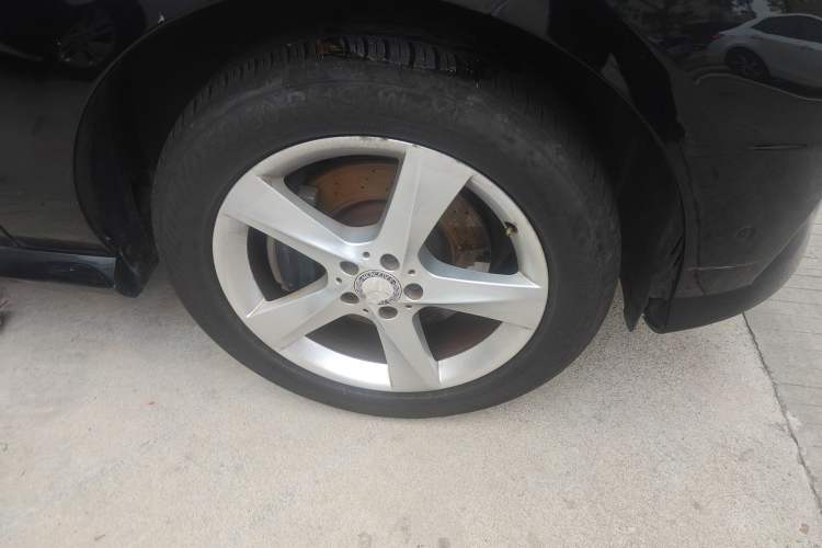 Used Mercedes-Benz M-Class 2014 ML 320 4MATIC Right Front Wheel Hub