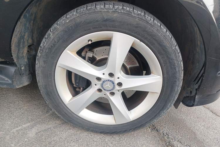 Used Mercedes-Benz M-Class 2014 ML 400 4MATIC Dynamic Model Right Front Wheel Hub