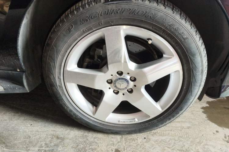 Used Mercedes-Benz M-Class 2014 ML 400 4MATIC Luxury Model Right Front Wheel Hub