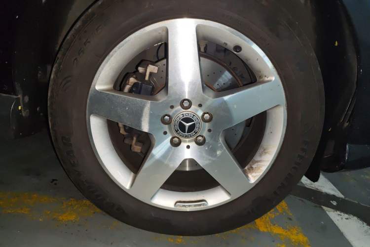 Used Mercedes-Benz M-Class 2014 ML 400 4MATIC Luxury Model Right Front Wheel Hub