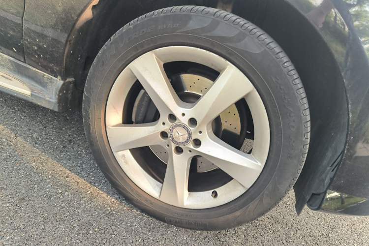 Used Mercedes-Benz M-Class 2014 ML 320 4MATIC Right Front Wheel Hub