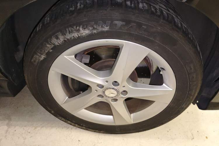 Used Mercedes-Benz M-Class 2014 ML 320 4MATIC Right Front Wheel Hub