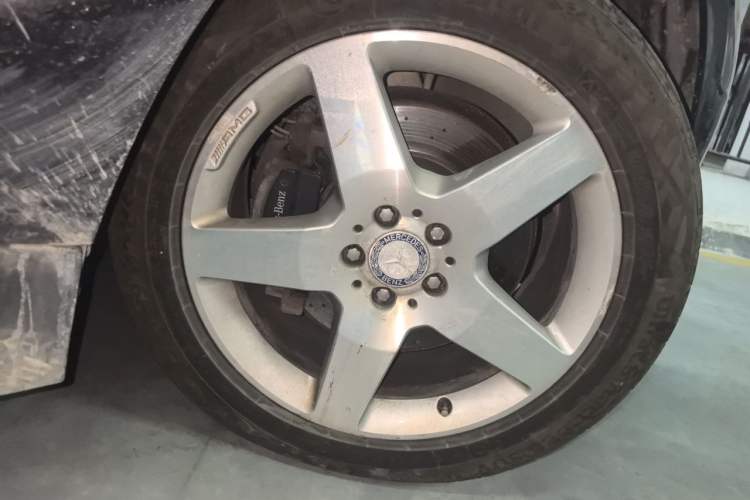 Used Mercedes-Benz M-Class 2014 ML 400 4MATIC Luxury Model Right Front Wheel Hub