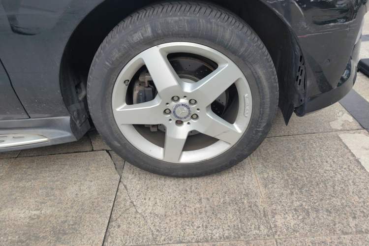 Used Mercedes-Benz M-Class 2014 ML 400 4MATIC Luxury Model Right Front Wheel Hub
