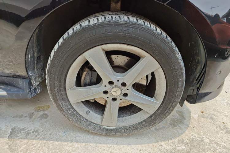 Used Mercedes-Benz M-Class 2014 ML 320 4MATIC Right Front Wheel Hub