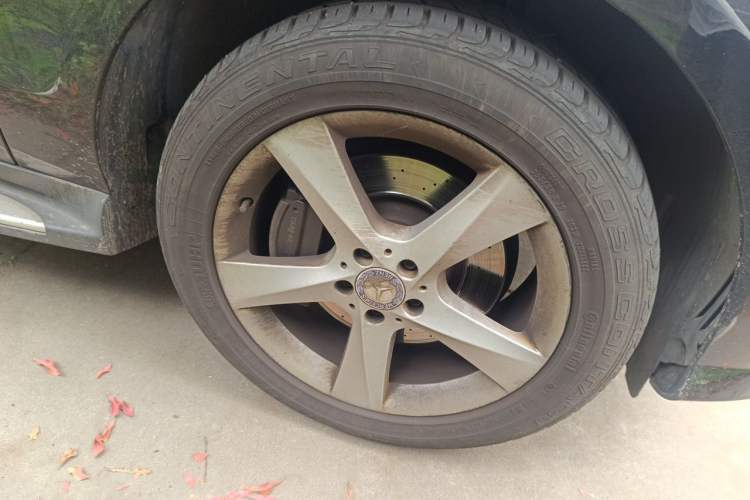 Used Mercedes-Benz M-Class 2014 ML 400 4MATIC Dynamic Model Right Front Wheel Hub
