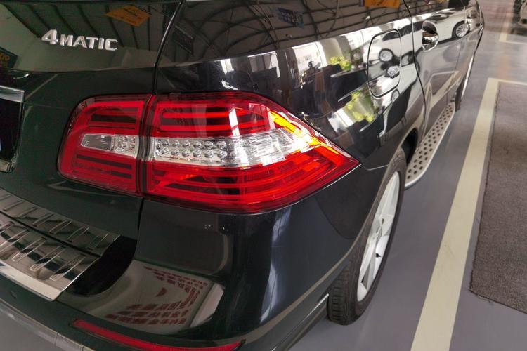 Used Mercedes-Benz M-Class 2014 ML 400 4MATIC Dynamic Model Right Rear Taillight