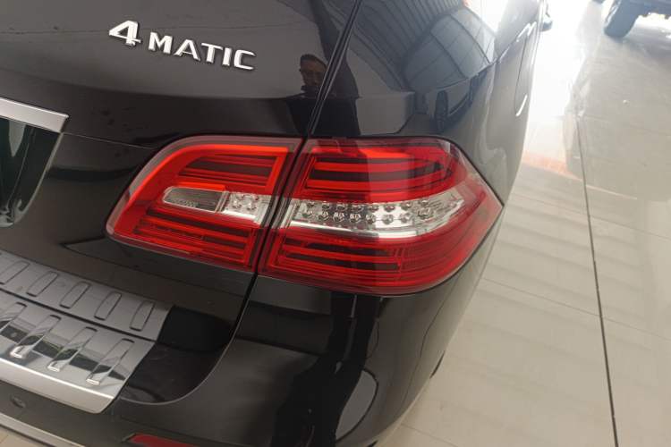 Used Mercedes-Benz M-Class 2014 ML 350 CDI 4MATIC Right Rear Taillight