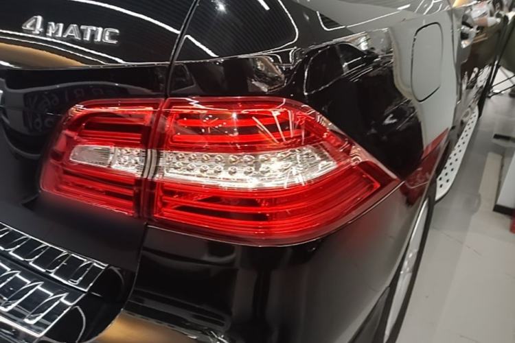 Used Mercedes-Benz M-Class 2014 ML 320 4MATIC Right Rear Taillight