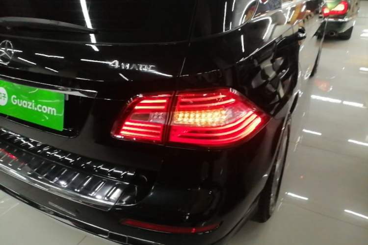 Used Mercedes-Benz M-Class 2014 ML 320 4MATIC Right Rear Taillight