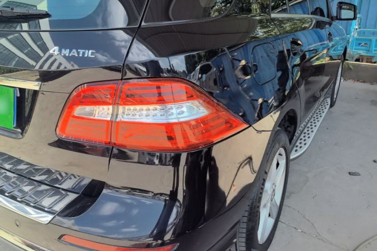 Used Mercedes-Benz M-Class 2014 ML 320 4MATIC Right Rear Taillight
