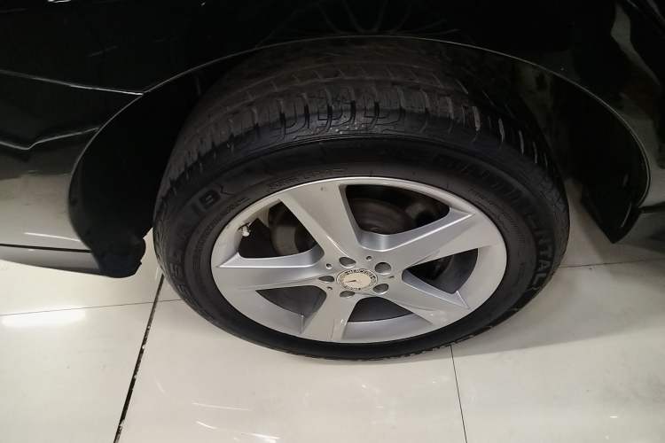 Used Mercedes-Benz M-Class 2014 ML 320 4MATIC Right Rear Wheel Hub