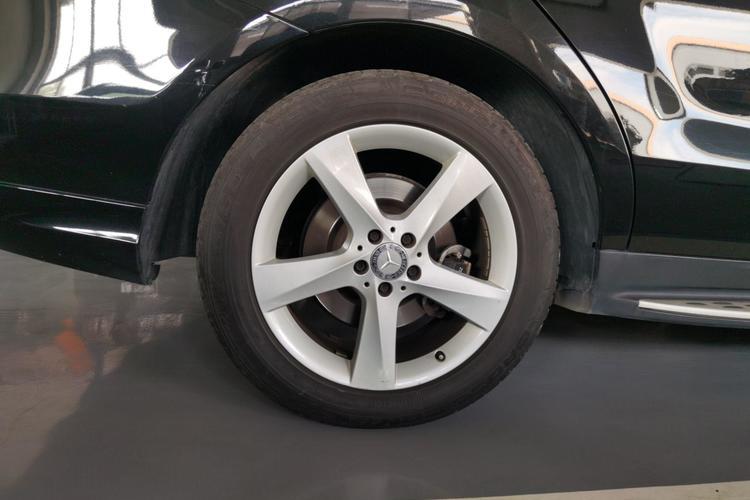 Used Mercedes-Benz M-Class 2014 ML 400 4MATIC Dynamic Model Right Rear Wheel Hub