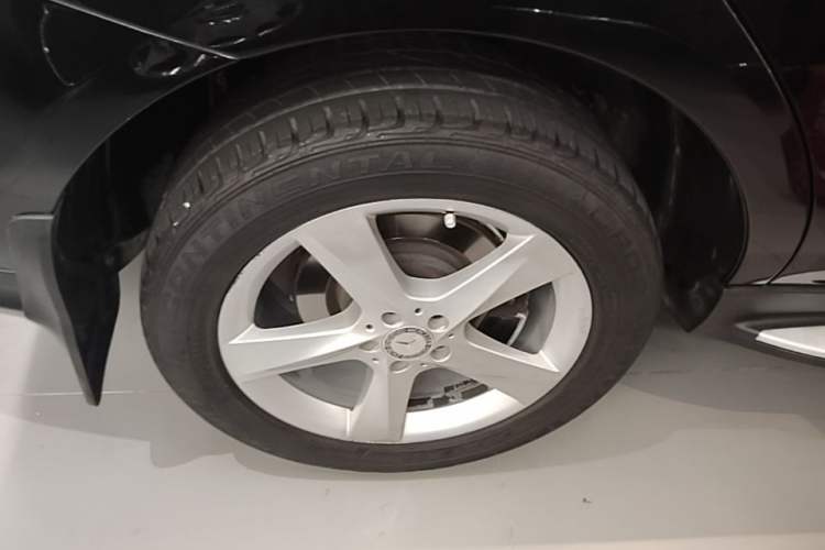 Used Mercedes-Benz M-Class 2014 ML 320 4MATIC Right Rear Wheel Hub