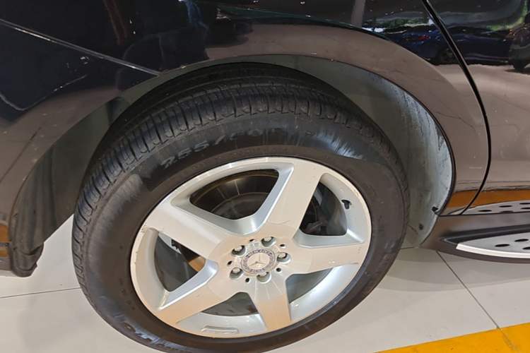 Used Mercedes-Benz M-Class 2014 ML 400 4MATIC Luxury Model Right Rear Wheel Hub