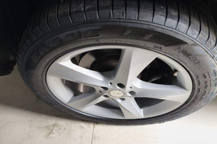 Used Mercedes-Benz M-Class 2014 ML 320 4MATIC Right Rear Wheel Hub