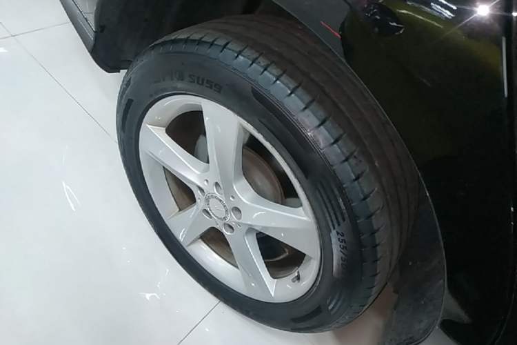 Used Mercedes-Benz M-Class 2014 ML 320 4MATIC Right Rear Wheel Hub