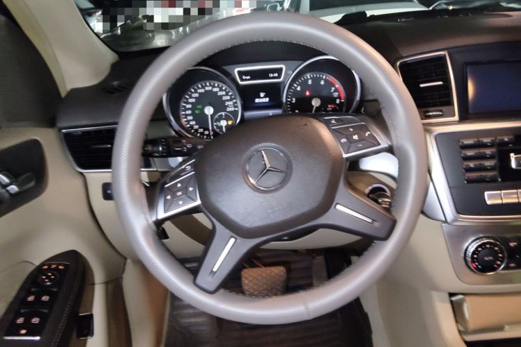 Used Mercedes-Benz M-Class 2014 ML 320 4MATIC Steering Wheel