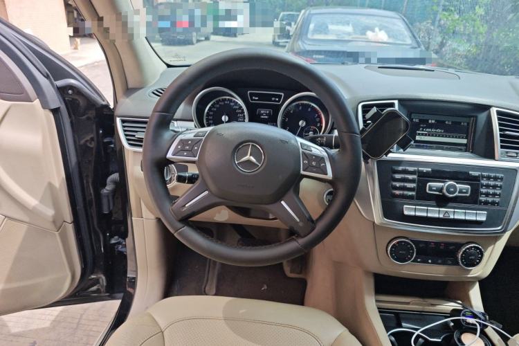 Used Mercedes-Benz M-Class 2014 ML 320 4MATIC Steering Wheel