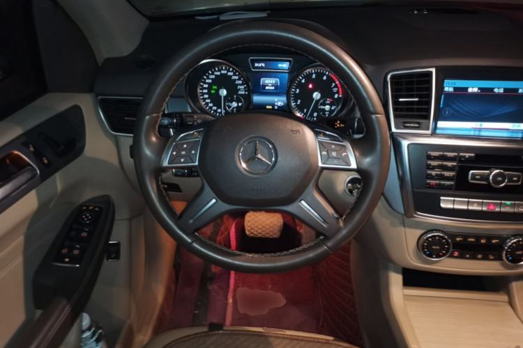 Used Mercedes-Benz M-Class 2014 ML 320 4MATIC Steering Wheel