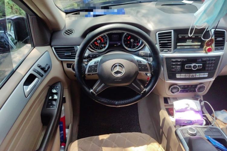 Used Mercedes-Benz M-Class 2014 ML 320 4MATIC Steering Wheel