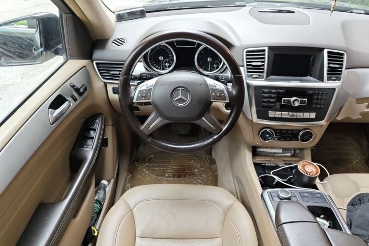 Used Mercedes-Benz M-Class 2014 ML 320 4MATIC Steering Wheel