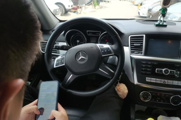 Used Mercedes-Benz M-Class 2014 ML 320 4MATIC Steering Wheel