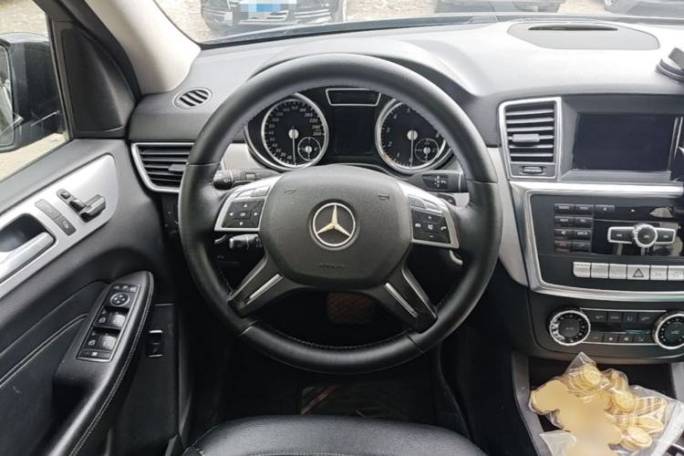 Used Mercedes-Benz M-Class 2014 ML 320 4MATIC Steering Wheel