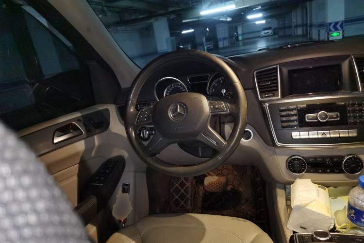 Used Mercedes-Benz M-Class 2014 ML 320 4MATIC Steering Wheel