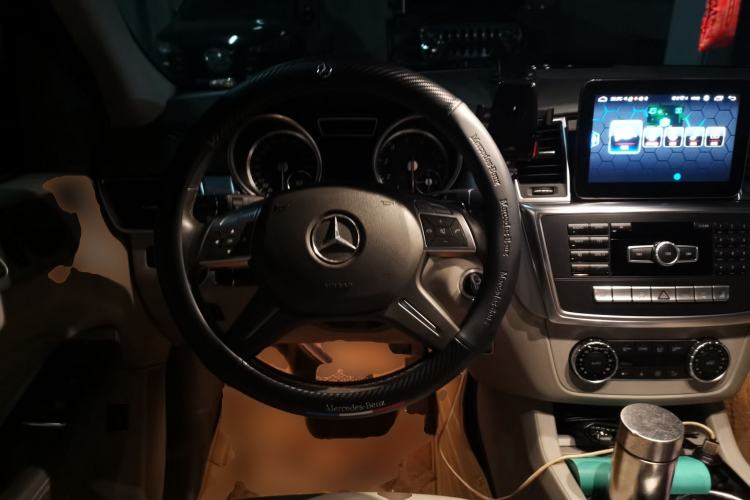 Used Mercedes-Benz M-Class 2014 ML 320 4MATIC Steering Wheel