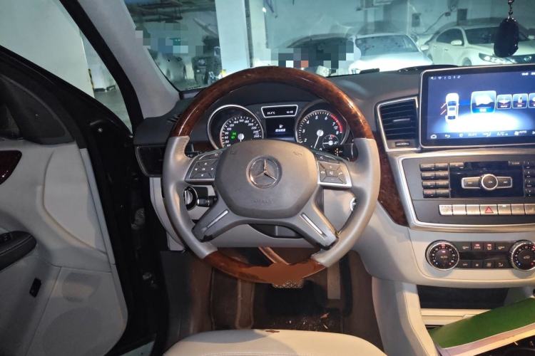 Used Mercedes-Benz M-Class 2014 ML 320 4MATIC Steering Wheel