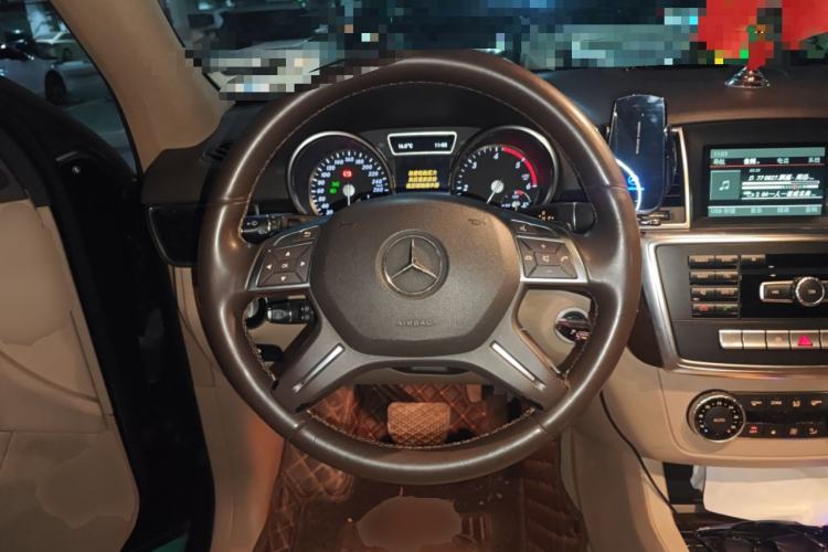 Used Mercedes-Benz M-Class 2014 ML 350 CDI 4MATIC Steering Wheel