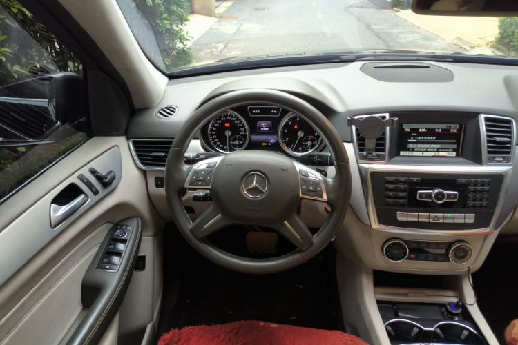 Used Mercedes-Benz M-Class 2014 ML 320 4MATIC Steering Wheel
