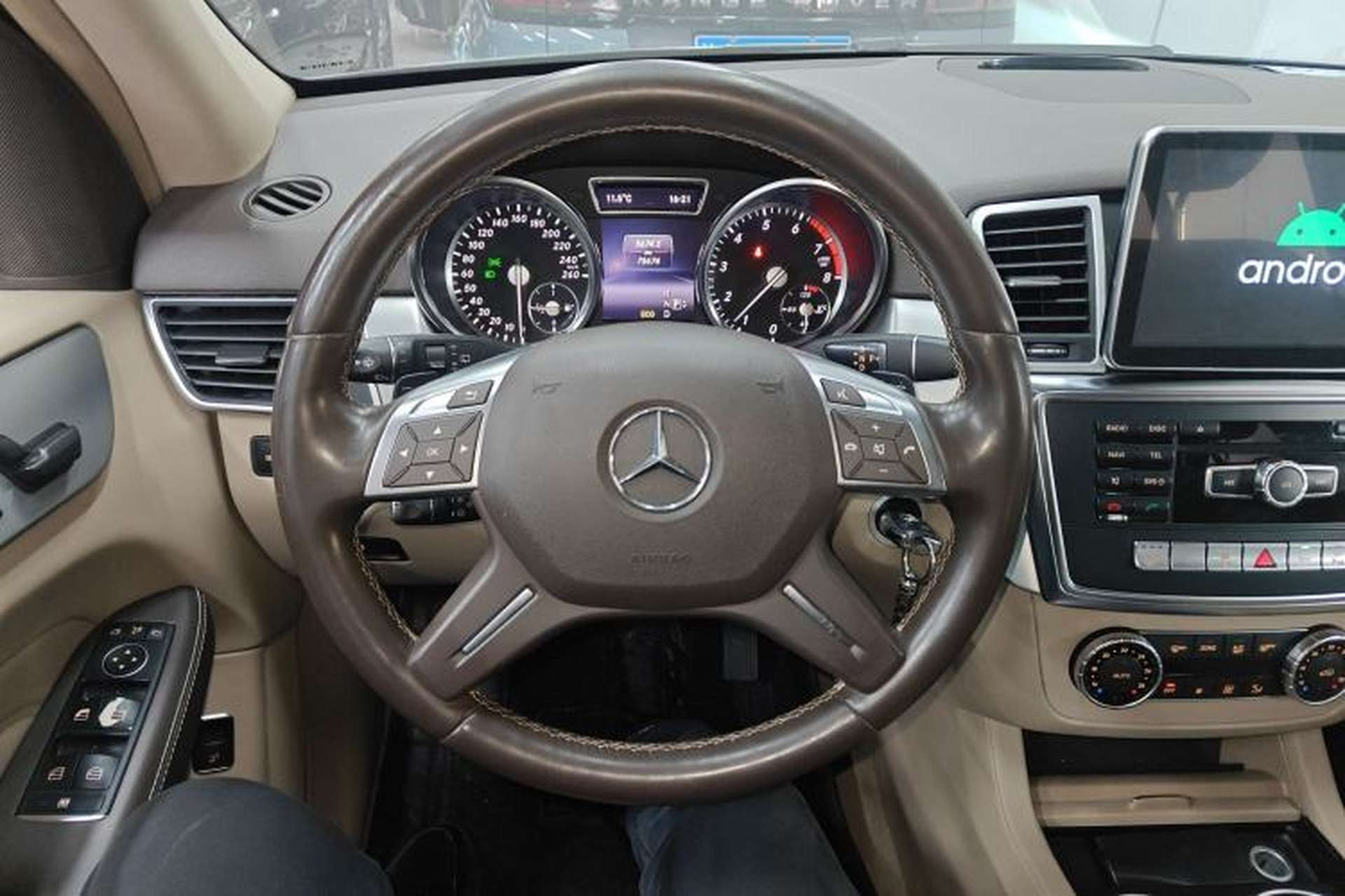 Used Mercedes-Benz M-Class 2014 ML 320 4MATIC Steering Wheel