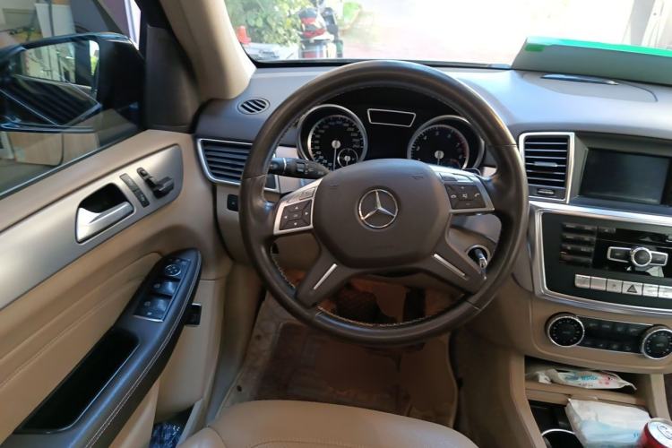 Used Mercedes-Benz M-Class 2014 ML 320 4MATIC Steering Wheel
