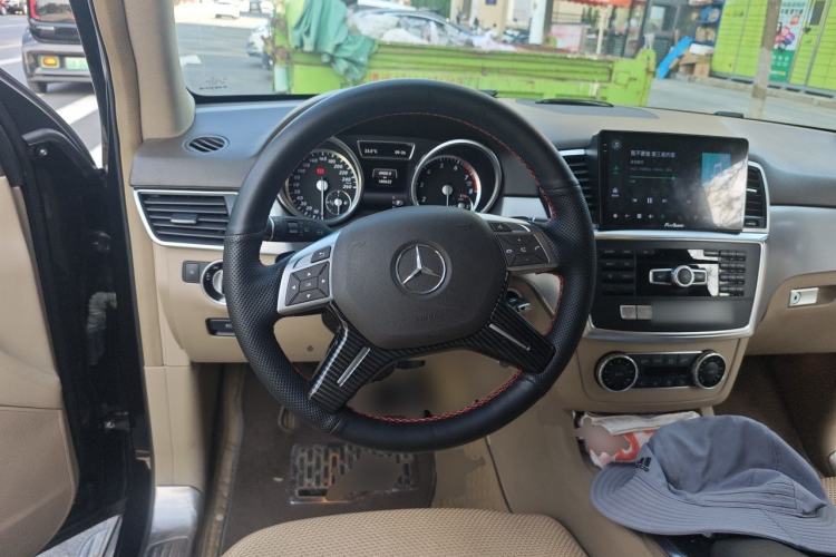 Used Mercedes-Benz M-Class 2014 ML 320 4MATIC Steering Wheel