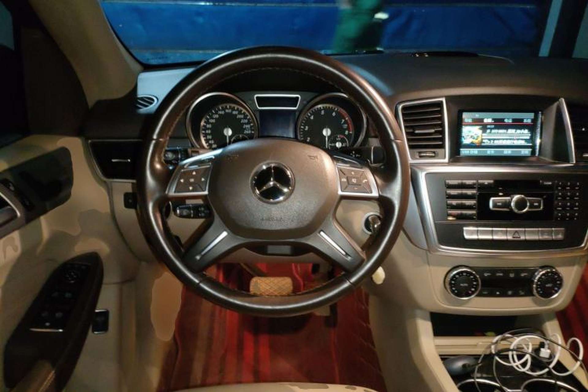 Used Mercedes-Benz M-Class 2014 ML 320 4MATIC Steering Wheel