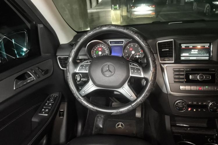 Used Mercedes-Benz M-Class 2014 ML 320 4MATIC Steering Wheel