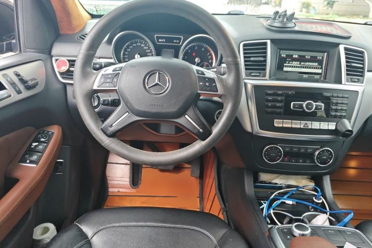 Used Mercedes-Benz M-Class 2014 ML 320 4MATIC Steering Wheel