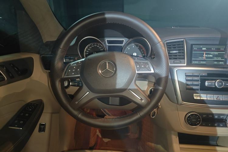Used Mercedes-Benz M-Class 2014 ML 320 4MATIC Steering Wheel
