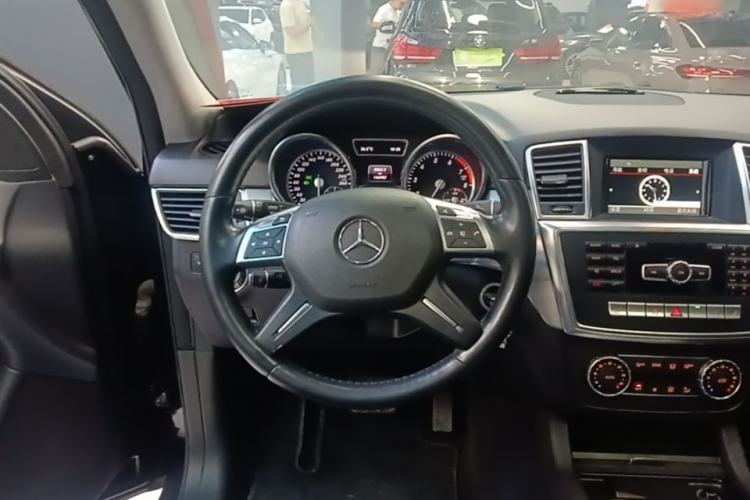 Used Mercedes-Benz M-Class 2014 ML 320 4MATIC Steering Wheel